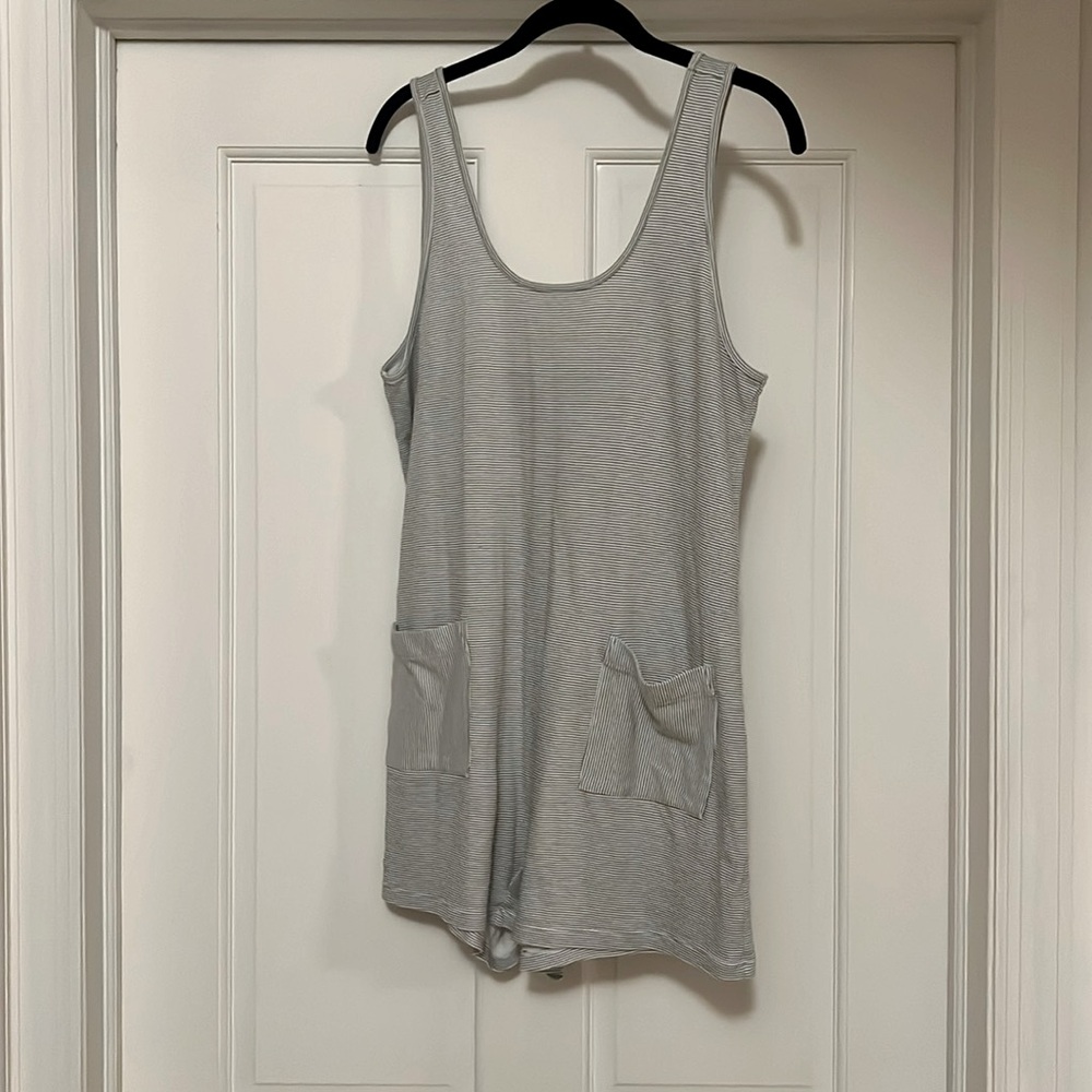 Lunya Cooldown Pima Sleeveless Romper - Tranquil White / Immersed Black